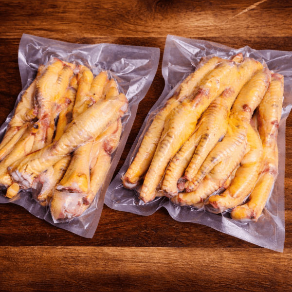 Bolsas al vacio con patas de pollo